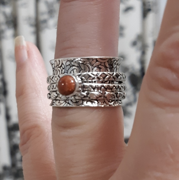 New Sun Stone Silver Spinner Ring. Size 6.50 - Picture 3 of 8